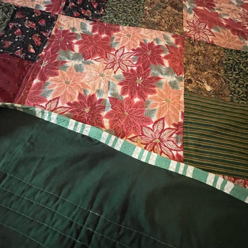 Handmade Patchwork Quilt in Cranberry Red, Green & Cream - Picture 12 of 13